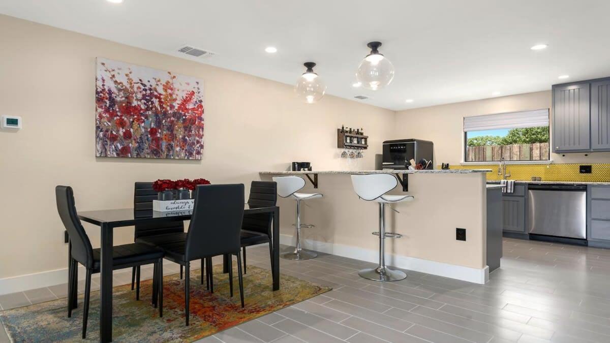 פרדריקסברג Blumenhaus Sleeps 6 Full Kitchen Plus Hot Tub מראה חיצוני תמונה